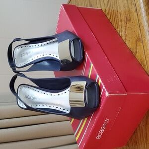 9N BCBGirls pumps